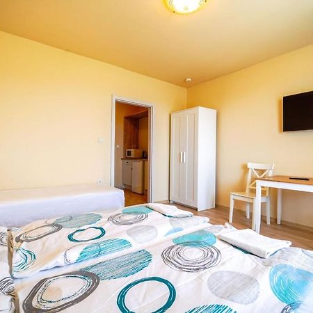 Apartmany Karmon Park Velky Meder Luaran gambar
