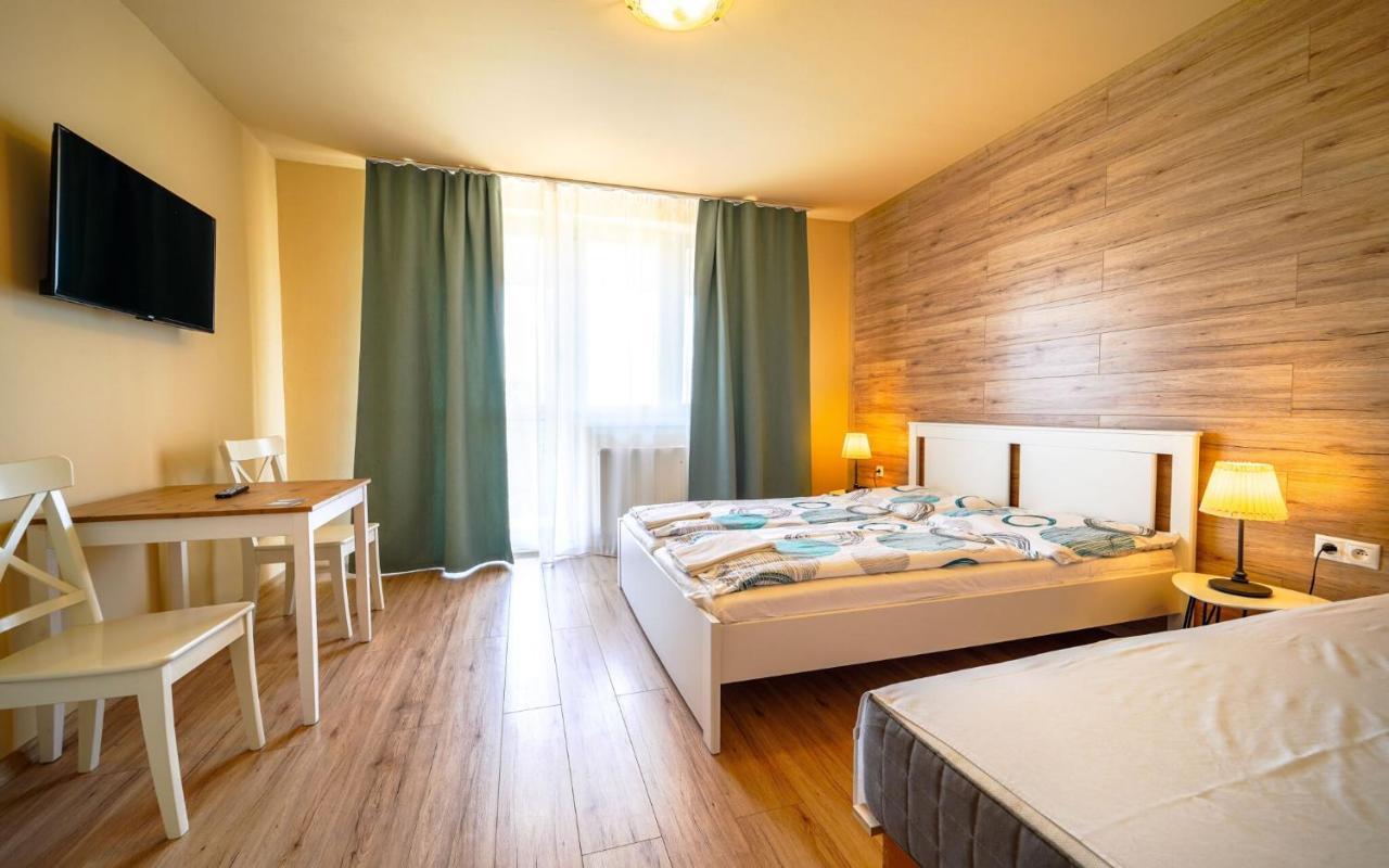 Apartmany Karmon Park Velky Meder Luaran gambar