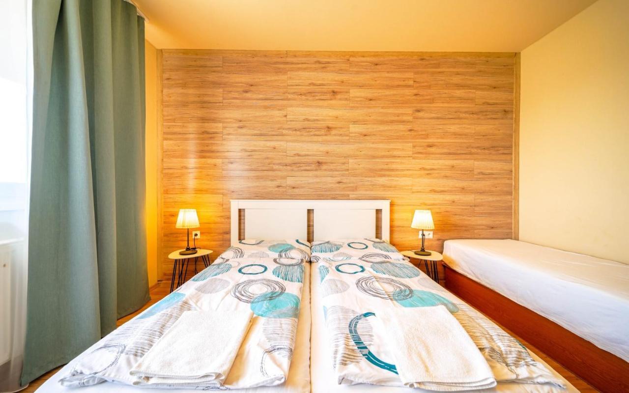 Apartmany Karmon Park Velky Meder Luaran gambar